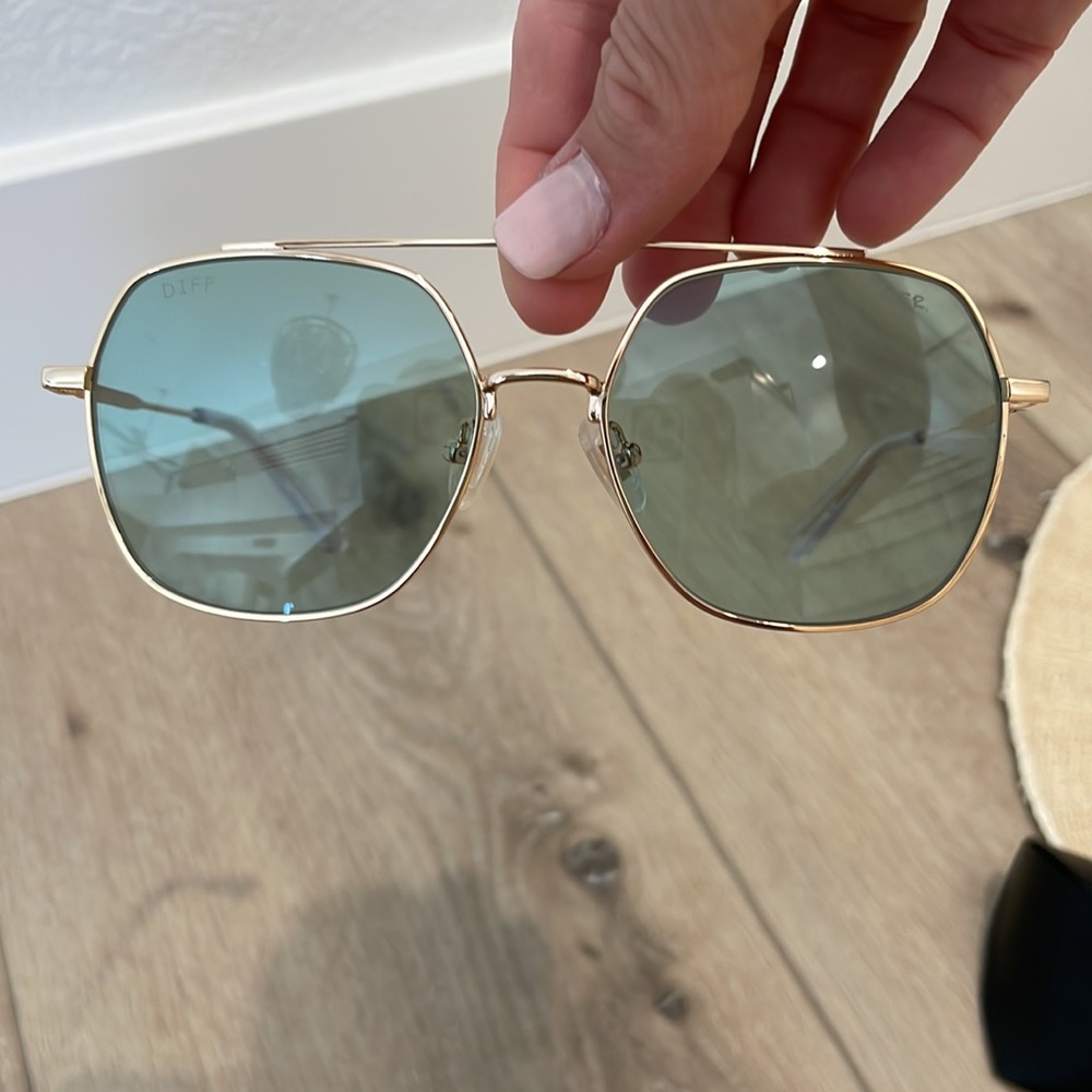 DIFF Sunglasses - New Without Tags